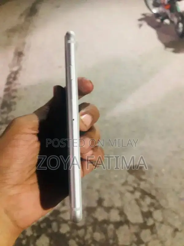 Apple iPhone 8 Smartphone - White Color 64GB Storage