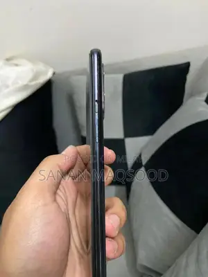 OnePlus 9 Smartphone with 120GB Storage and Functional Components