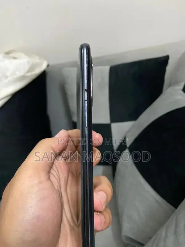 OnePlus 9 Smartphone with 120GB Storage and Functional Components