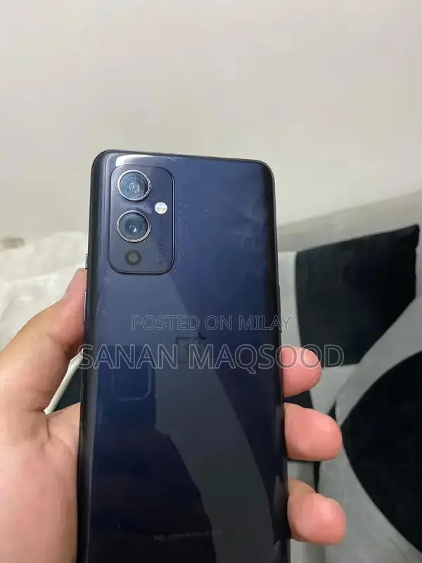OnePlus 9 Smartphone with 120GB Storage and Functional Components