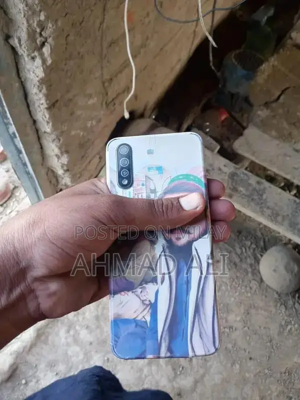 Smartphone with Panel Change and Camera Maintenance