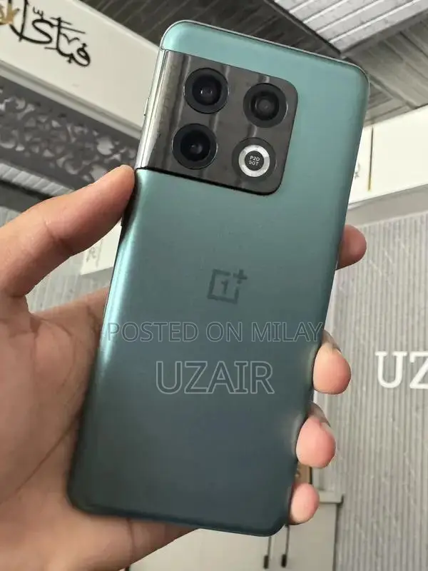 OnePlus 10 Pro 5G Smartphone with Enhanced Performance