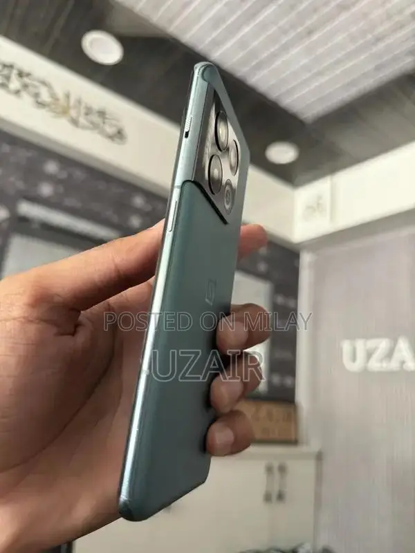 OnePlus 10 Pro 5G Smartphone with Enhanced Performance