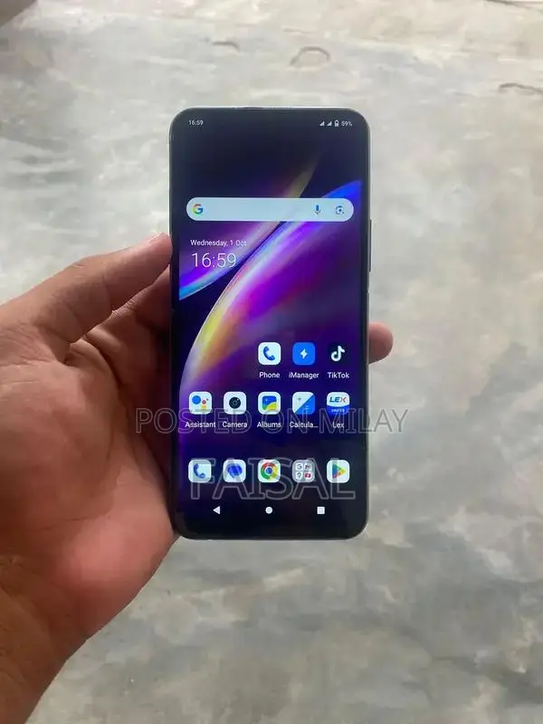 Compact One-Handed Mobile Device with Convenient Design