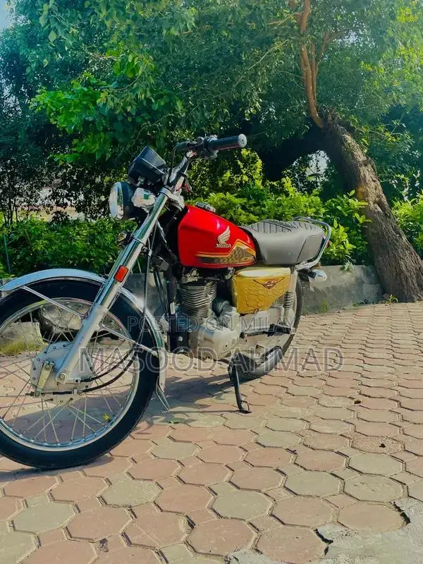 Honda 125cc Motorcycle 2023 Self-Start Low Mileage