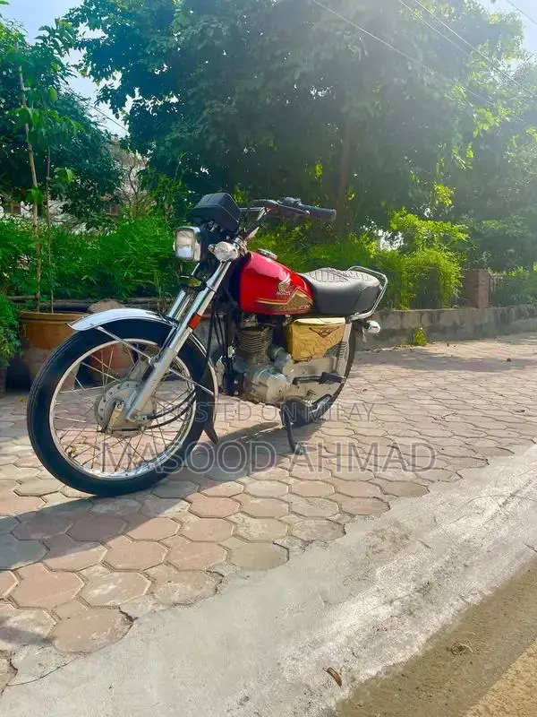 Honda 125cc Motorcycle 2023 Self-Start Low Mileage