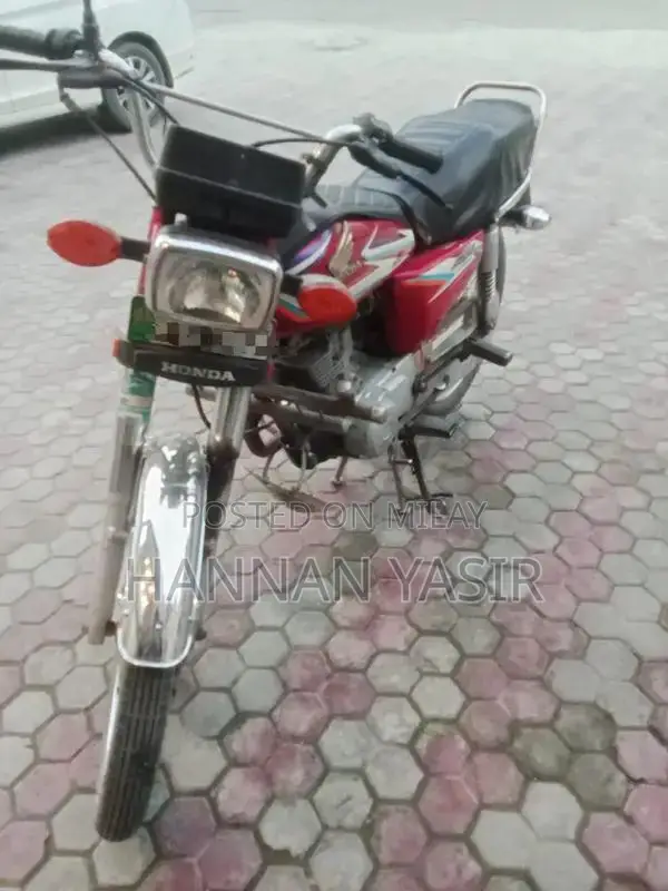 Honda 125cc Motorcycle 2015 First Owner Model