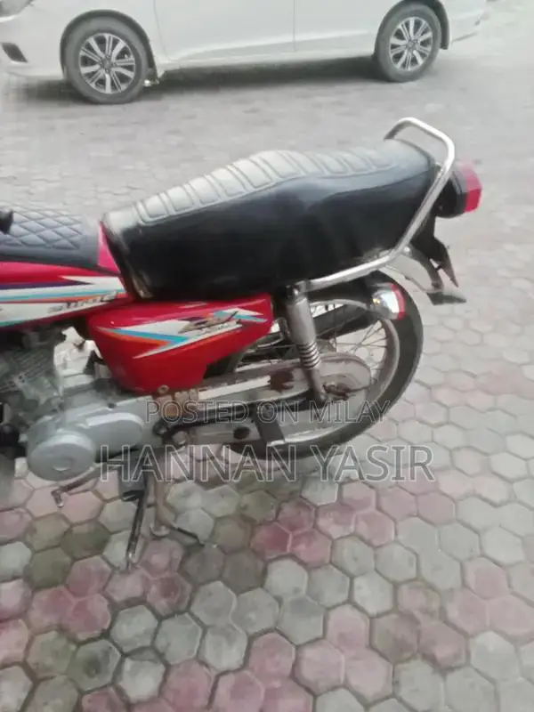 Honda 125cc Motorcycle 2015 First Owner Model