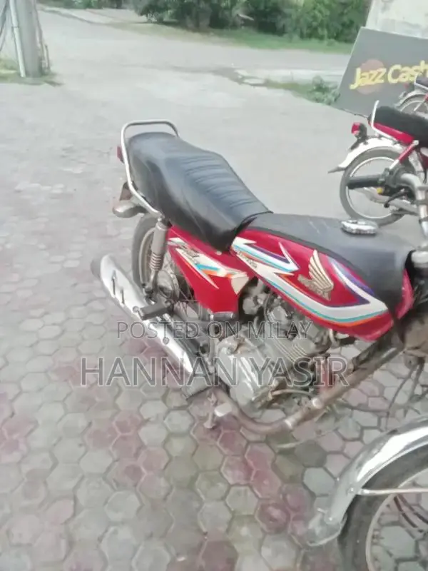 Honda 125cc Motorcycle 2015 First Owner Model