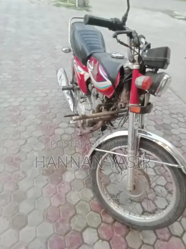 Honda 125cc Motorcycle 2015 First Owner Model