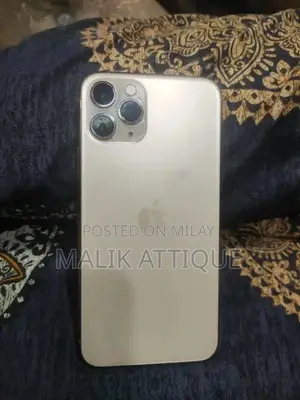 Apple iPhone 11 Pro Unlocked Smartphone