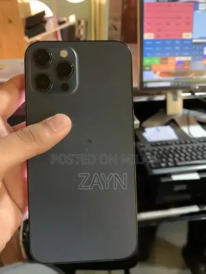 High-Performance Smartphone 128GB Storage Excellent Condition