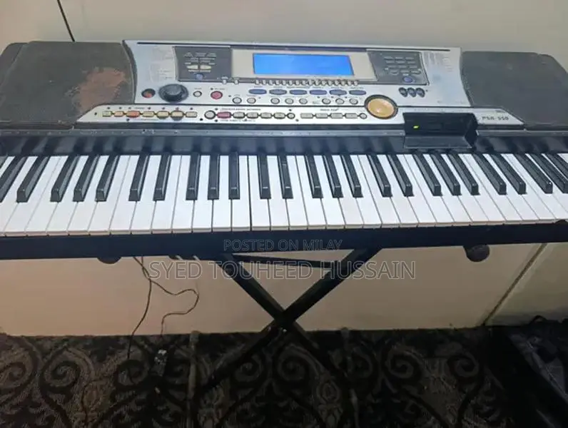 Yamaha psr550