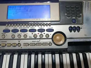 Yamaha psr550