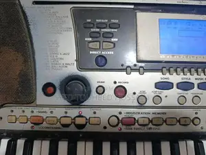 Yamaha psr550