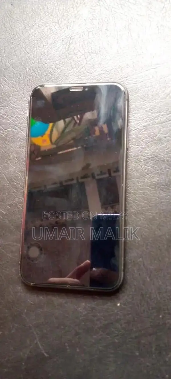 Apple iPhone 11 Black - Pristine Condition Smartphone