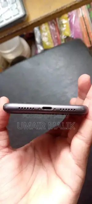 Apple iPhone 11 Black - Pristine Condition Smartphone