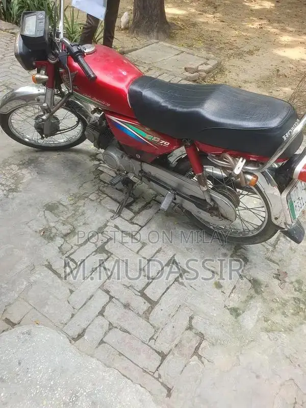 Honda CD 70 Motorcycle 2016 Model Lightweight Commuter