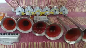 8-Button Truck Horn with 6 Nozzles - Multiple Sound Options