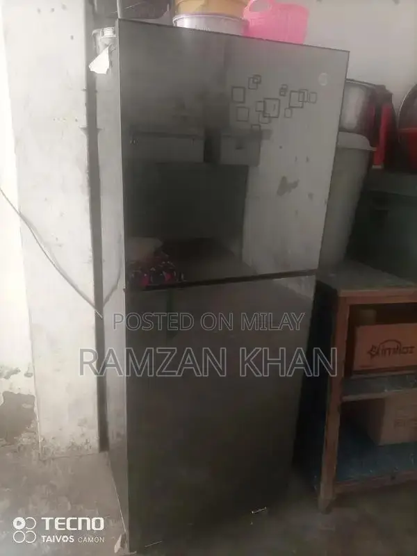 Compact Humidifier with Aroma Diffusion and Advanced Features