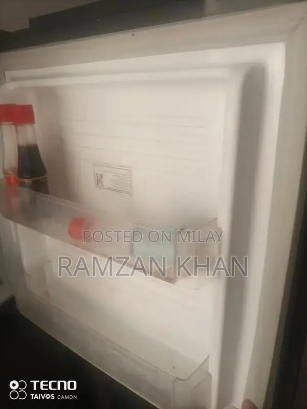 Compact Humidifier with Aroma Diffusion and Advanced Features