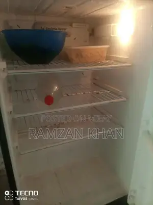 Compact Humidifier with Aroma Diffusion and Advanced Features