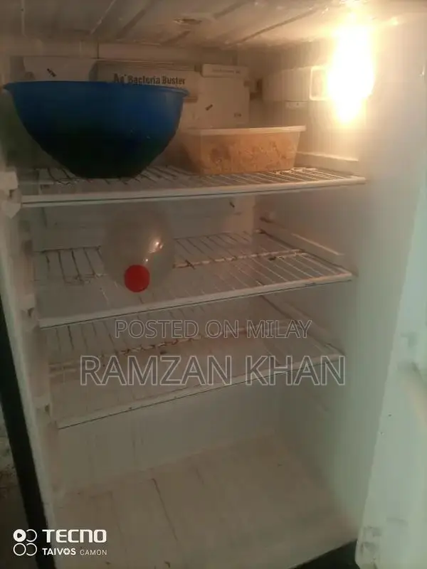 Compact Humidifier with Aroma Diffusion and Advanced Features