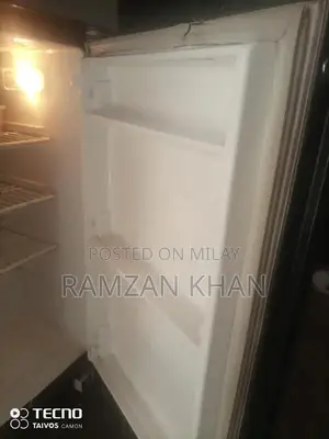 Compact Humidifier with Aroma Diffusion and Advanced Features