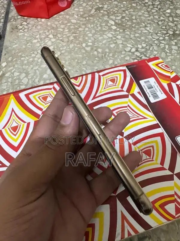 iPhone 11 Pro Golden 512GB Pristine Condition