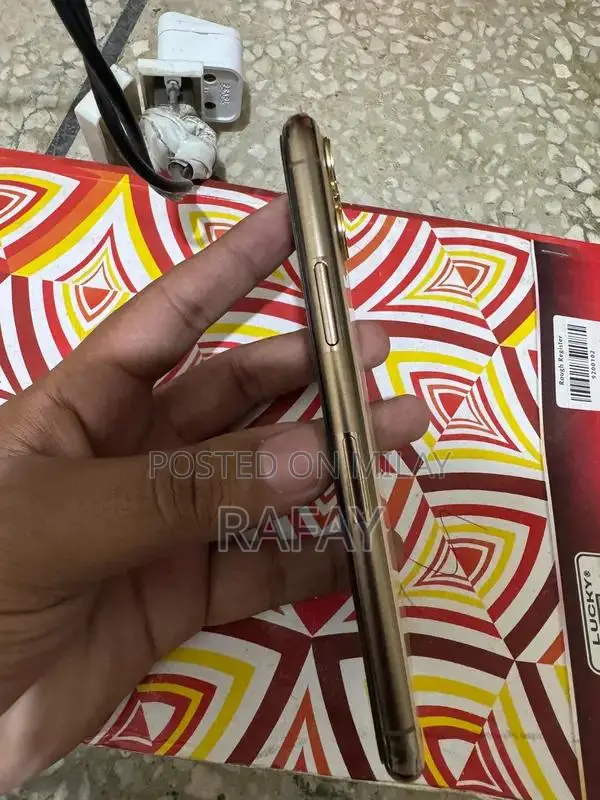 iPhone 11 Pro Golden 512GB Pristine Condition