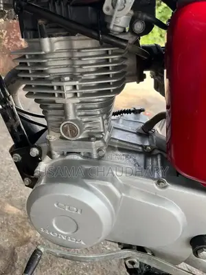 Photo - Honda 125cc Motorcycle 2023 Model - Low Mileage Commuter