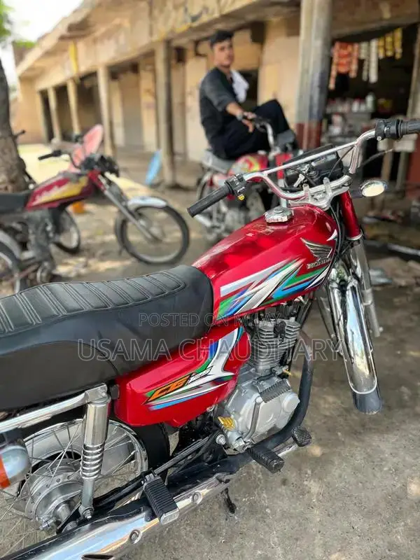 Honda 125cc Motorcycle 2023 Model - Low Mileage Commuter