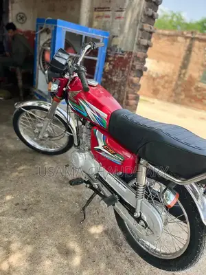 Honda 125cc Motorcycle 2023 Model - Low Mileage Commuter