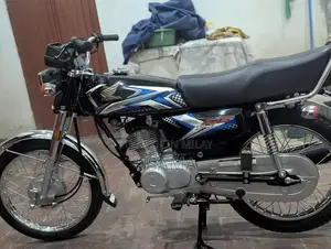 Photo - Honda 125cc Motorcycle Model 2025 - Low Mileage Premium Condition