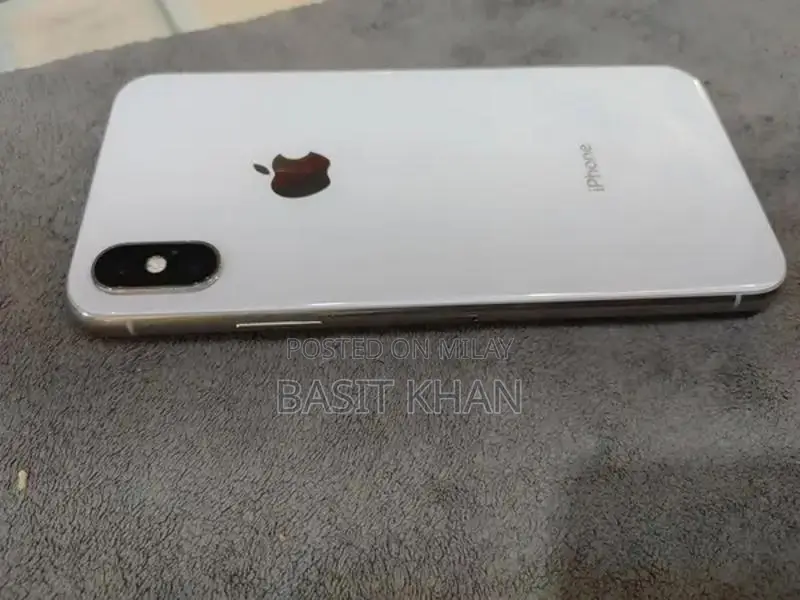 Apple iPhone X 64GB Unlocked Smartphone