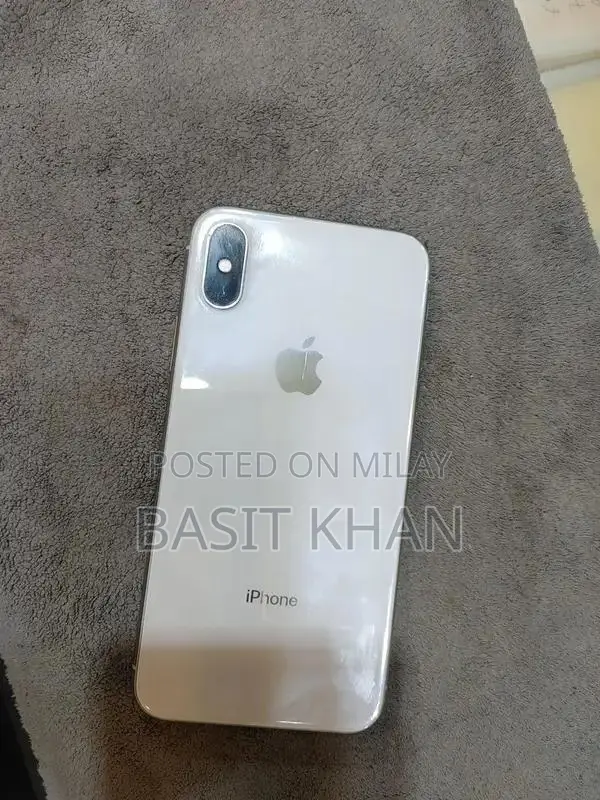 Apple iPhone X 64GB Unlocked Smartphone