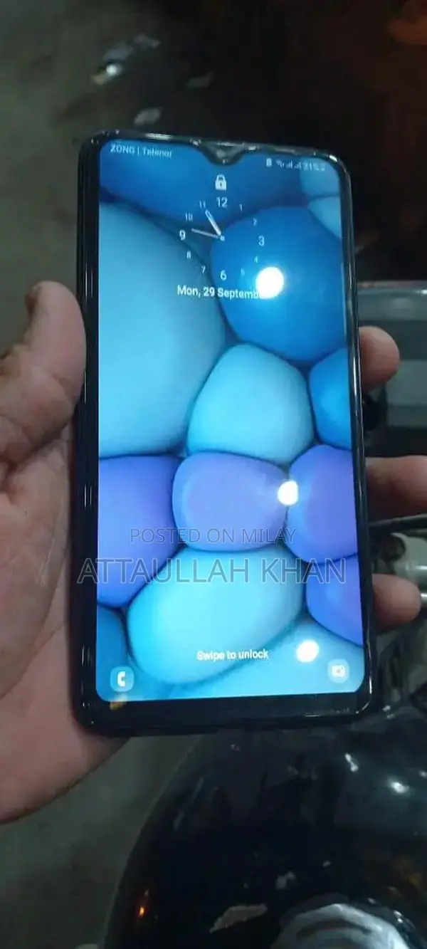 Samsung Galaxy A10 Smartphone Dual SIM Budget Phone