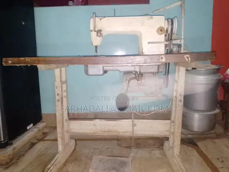 Pre-Owned Sewing Machine in Good Condition
