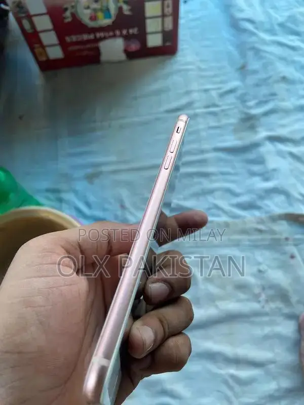 Apple iPhone 8 Plus 64GB Smartphone with Glass Change