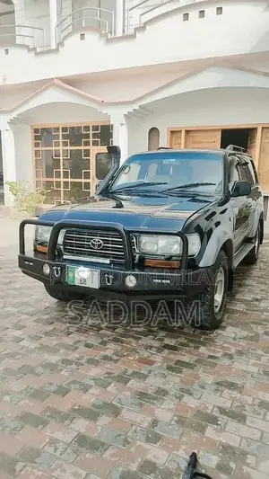 Photo - Toyota Land Cruiser VX Limited 80 Series 4x4 SUV