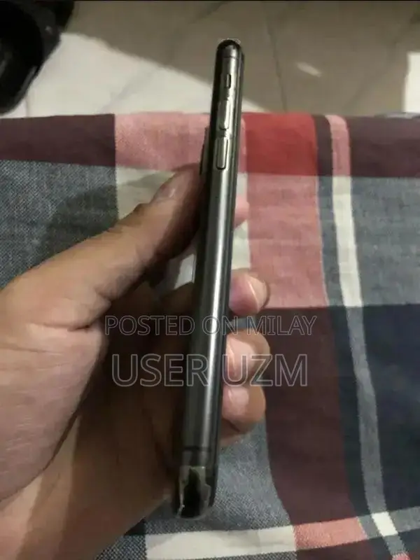 Apple iPhone 11 Pro 64GB Factory Unlocked Smartphone