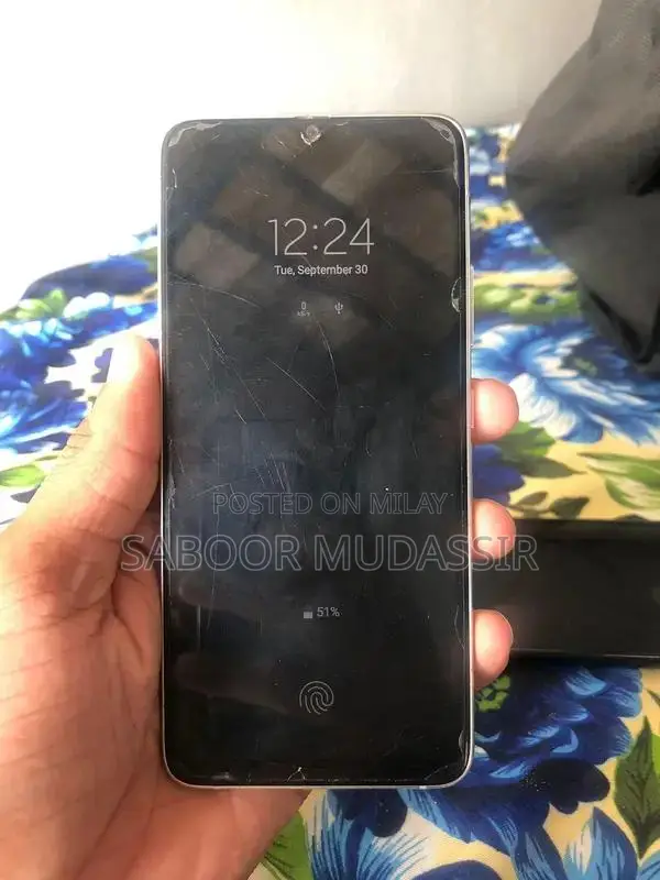 Samsung Galaxy A90 5G Mid-Range Smartphone with Multiple Features