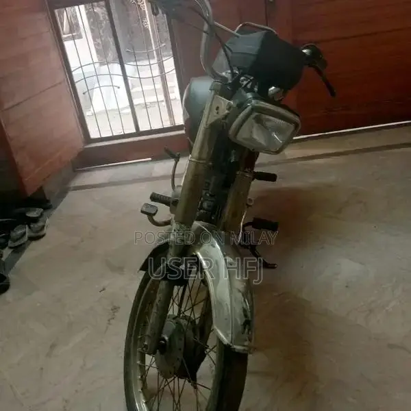 United 70 Motorcycle Model 2020 - Performance Bike