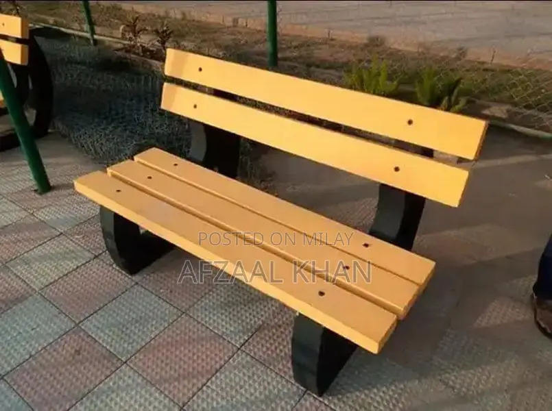 Sturdy Concrete Garden Bench for Outdoor Seating