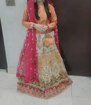 Elegant Mehndi Lehnga: Large Traditional Indian Wedding Attire