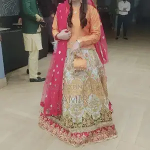 Elegant Mehndi Lehnga: Large Traditional Indian Wedding Attire