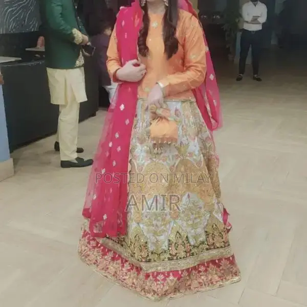Elegant Mehndi Lehnga: Large Traditional Indian Wedding Attire
