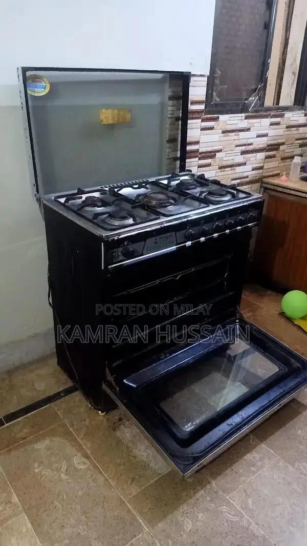 Used Cooking Range and Oven in Excellent Working Condition