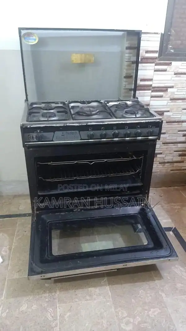 Used Cooking Range and Oven in Excellent Working Condition