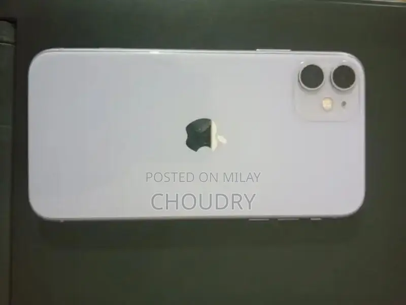 Apple iPhone 11 64GB Smartphone - Excellent Condition